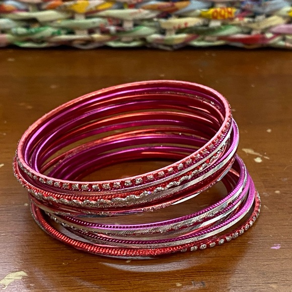 ***FREE GIFT*** Pink and Red Glitter Bangles Set add 2 bundle of 3 or more items - Picture 6 of 6